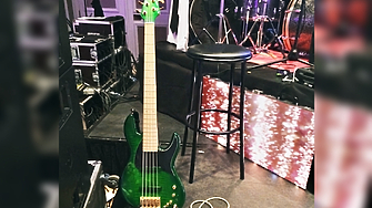 Мъж от Търговище е откраднал скъпа китара във Франция За