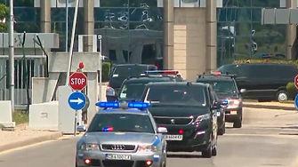 Володимир Зеленски е в България  Правителственият самолет Еърбъс  А 319 кацна на Летище София