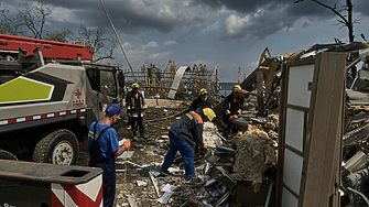 Русия разруши зърнен терминал на пристанището в Одеса, уби четирима души в Запорожка област