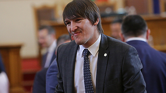 Депутатът от  ГЕРБ СДС Даниел Александров все пак се е отказал