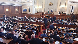 Със 157 гласа „за“ и 57 „против“ парламентът подкрепи членството на Украйна в НАТО