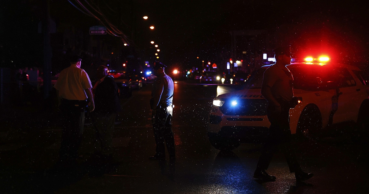 Четирима души бяха застреляни във Филаделфия снощи, предаде Ройтерс, цитирана