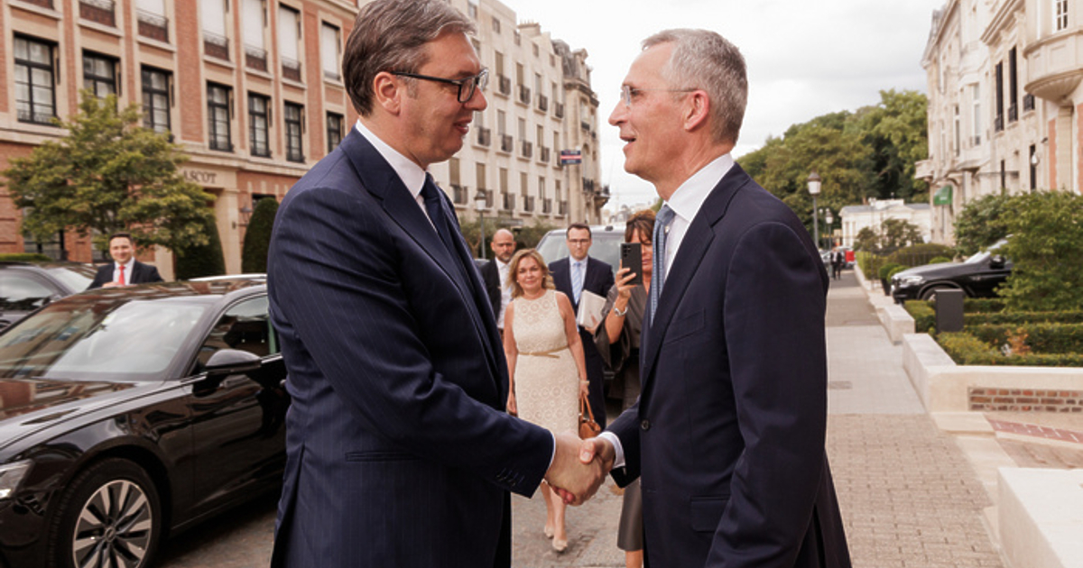 Сръбският президент Александър Вучич поиска НАТО да защити сърбите в