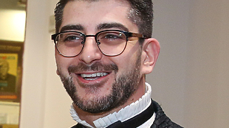 След 12 години и 2540 ефира тв водещият Александър Кадиев