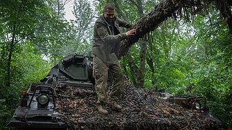 Русия струпва в Бахмут свои елитни подразделения и се окопава