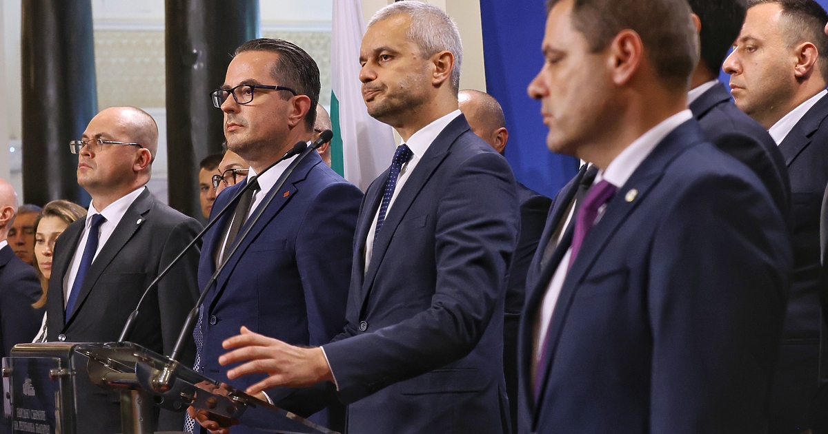 Българска партия допуска антисемитски колаж в официалната си група в