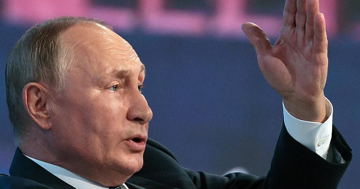 Президентът Владимир Путин пътува из Русия с влак на стойност