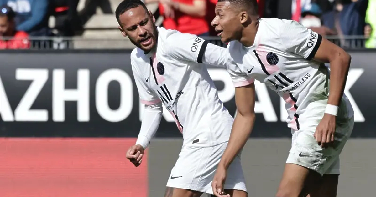 Неволите на Пари Сен Жермен това лято нямат край -