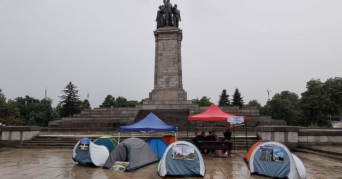 Предстои демонтиране на опасни елементи от Паметника на съветската армия,