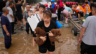Паднаха най-силните валежи от поне 140 години в Пекин