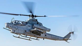 Чешката армия получи първите два бойни хеликоптера Bell AH 1Z