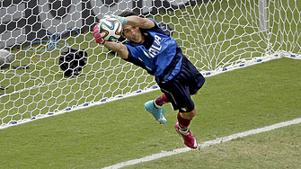 Легендарният италиански вратар Джанлуиджи Буфон прекрати професионалната си футболна кариера