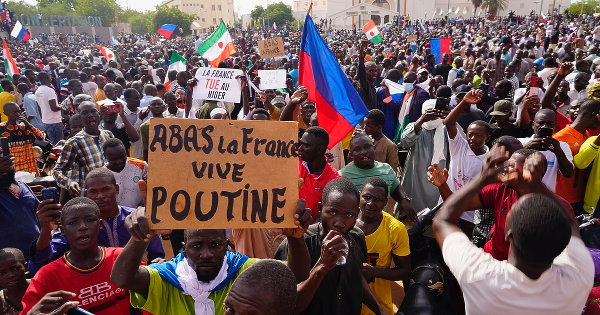 Франция реши да започне да евакуира своите граждани от Нигер