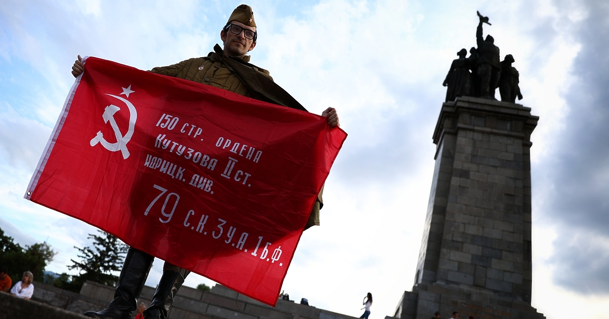 Паметникът на Съветската армия освободителка ме кара да си спомня пиесата
