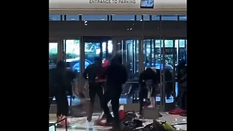 Тълпа от престъпници ограби мол в Лос Анджелис (ВИДЕО)