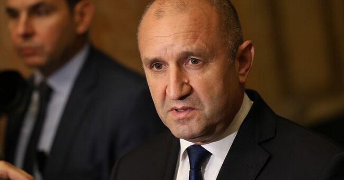 Президентът Румен Радев подписа днес указ за връщане за ново