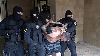 Автокрадецът с прякор Руснака който бе задържан вчера пред фотообективите