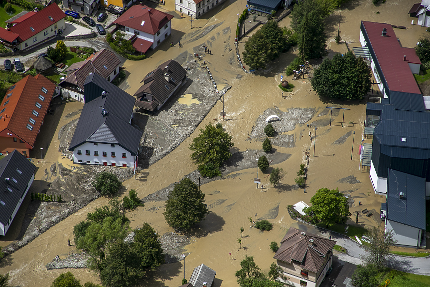 Потоп заля Словения. ЕС отпуска €400 млн., местни радиа събраха €2 млн. за дни
