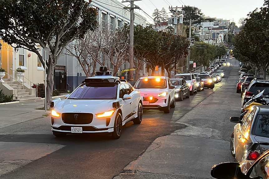 В Сан Франциско започват работа роботизирани таксита