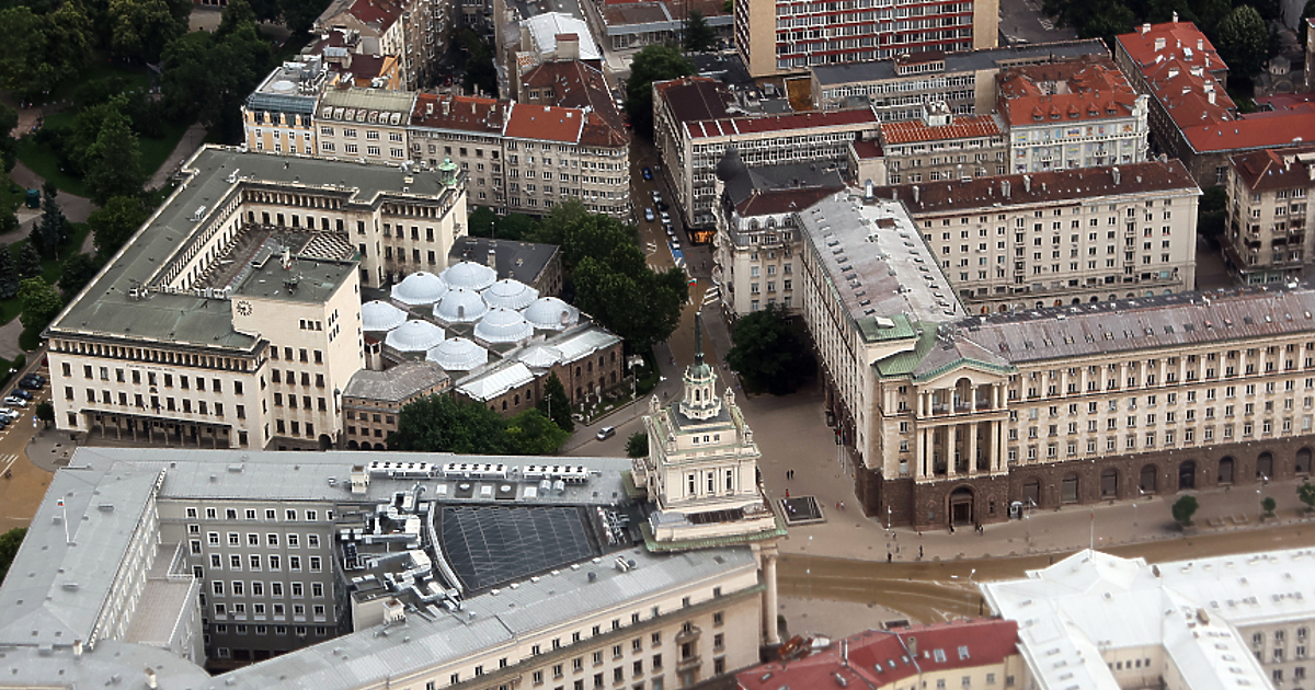 Току подочувам как ту финансовият министър, ту премиерът Денков се