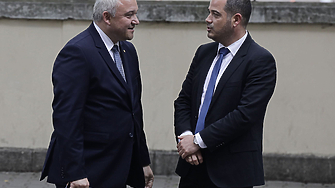 Много е опасно да се пипат службите с декларации  Нека някой