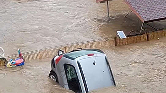 Заради интензивни валежи предизвикали наводнения Община Царево обяви бедствено положение