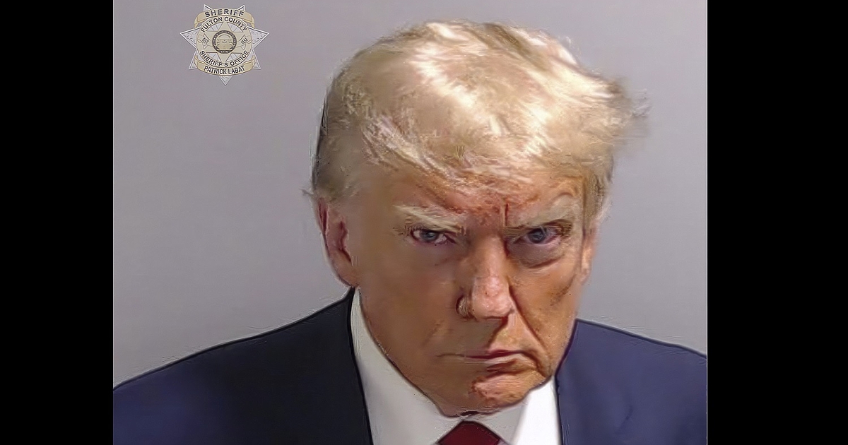 Доналд Тръмп напусна затвора на окръг Фултън в Атланта, след