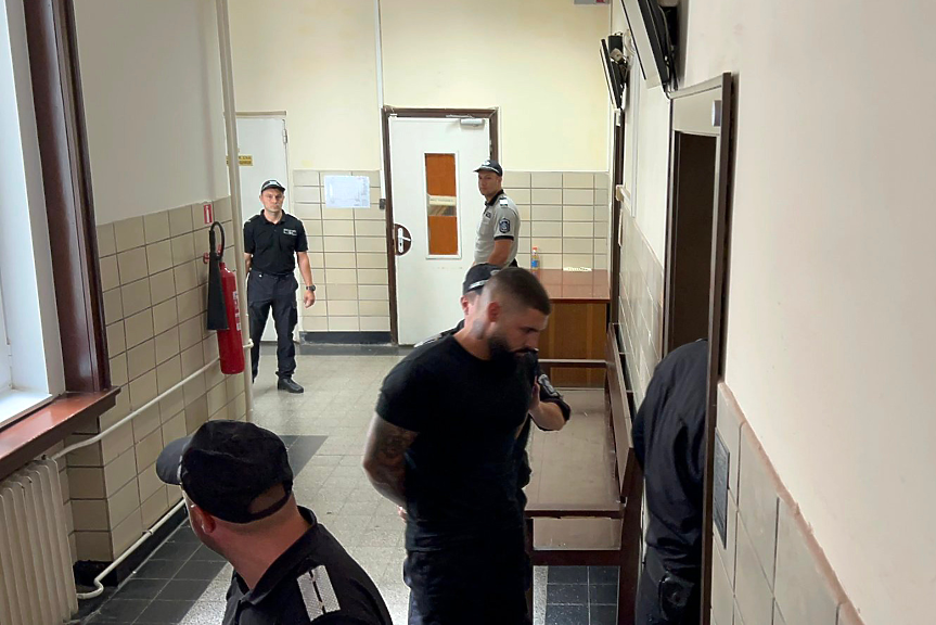 Първа инстанция: охранителят Георги остава в ареста - вероятно той е рязал Дебора 