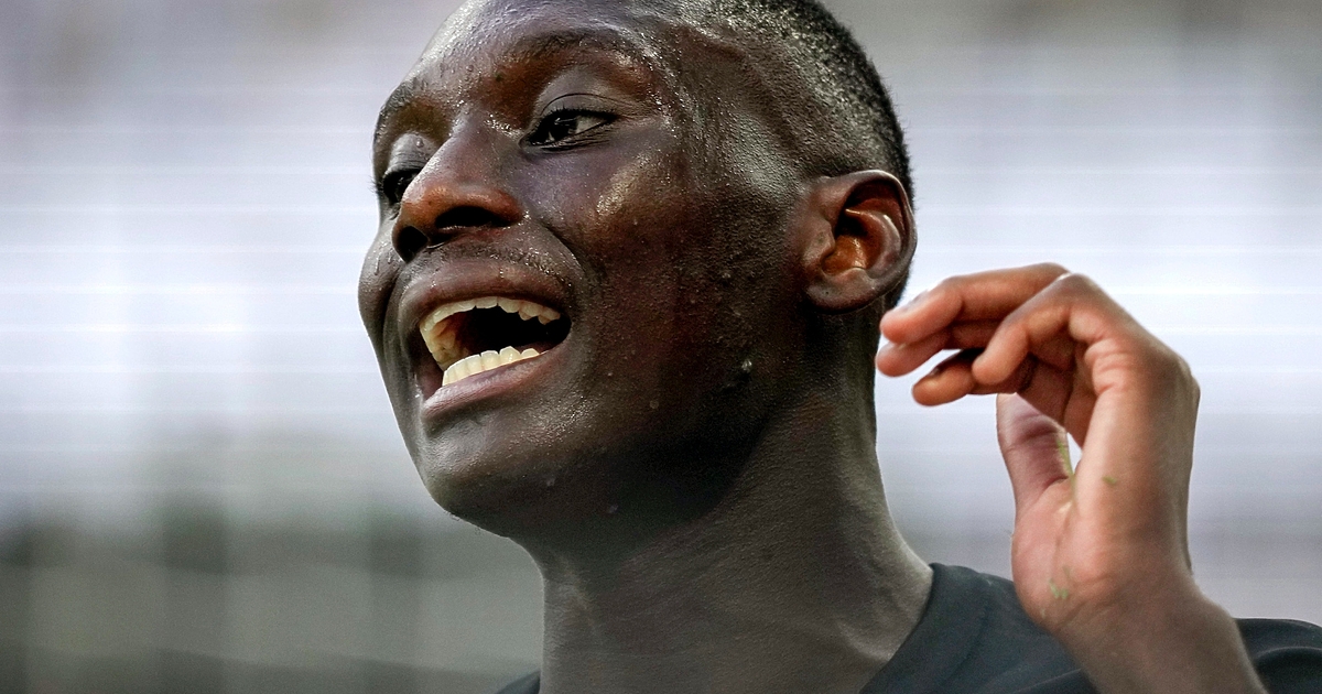 Звездата на Айнтрахт (Франкфурт) Рандал Коло Муани е изваден от