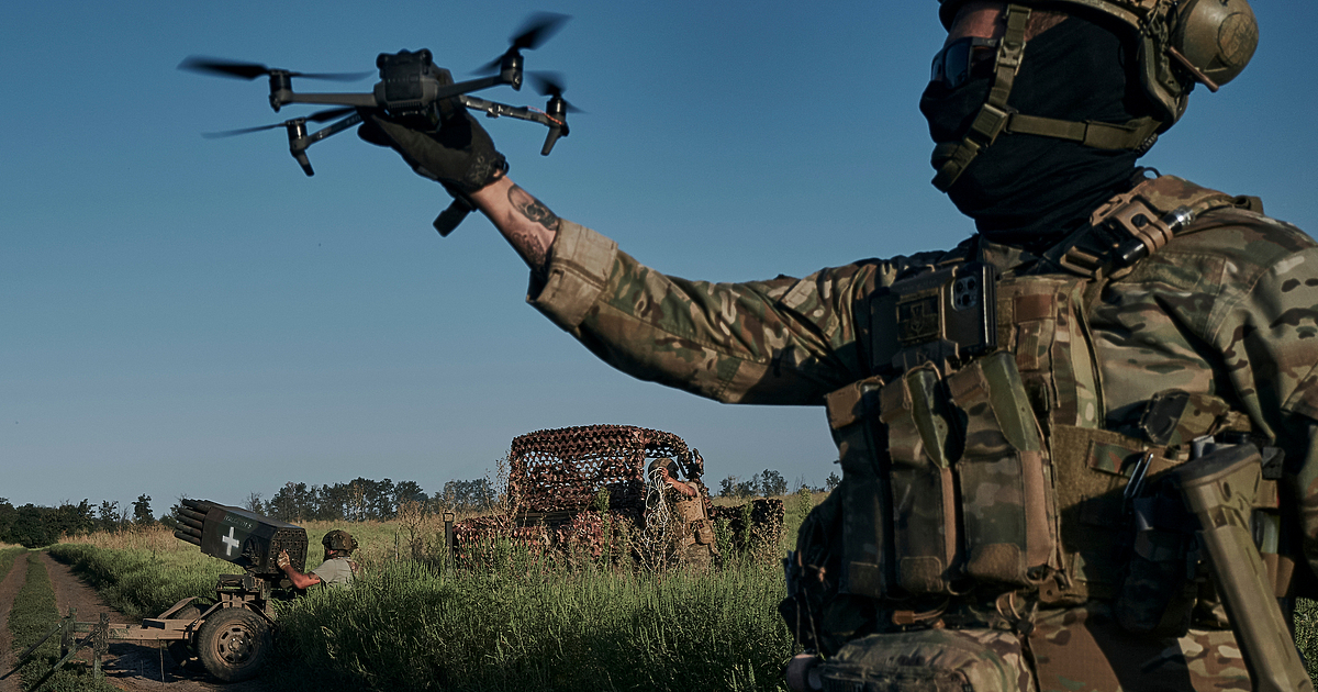 Това, което показват кадрите от Украйна, е война на две