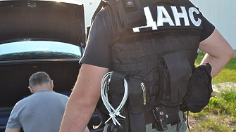 ДАНС МВР и КПКОНПИ са запечатали Община Омуртаг съобщи Нова