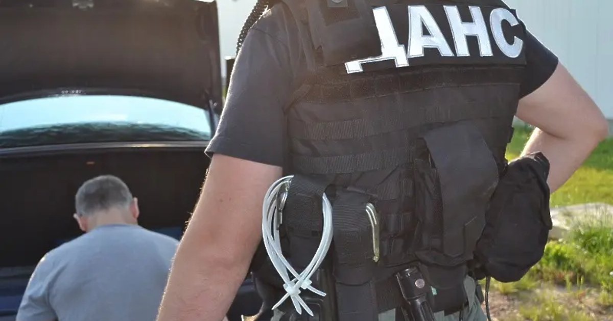 ДАНС, МВР и КПКОНПИ са запечатали Община Омуртаг, съобщи Нова