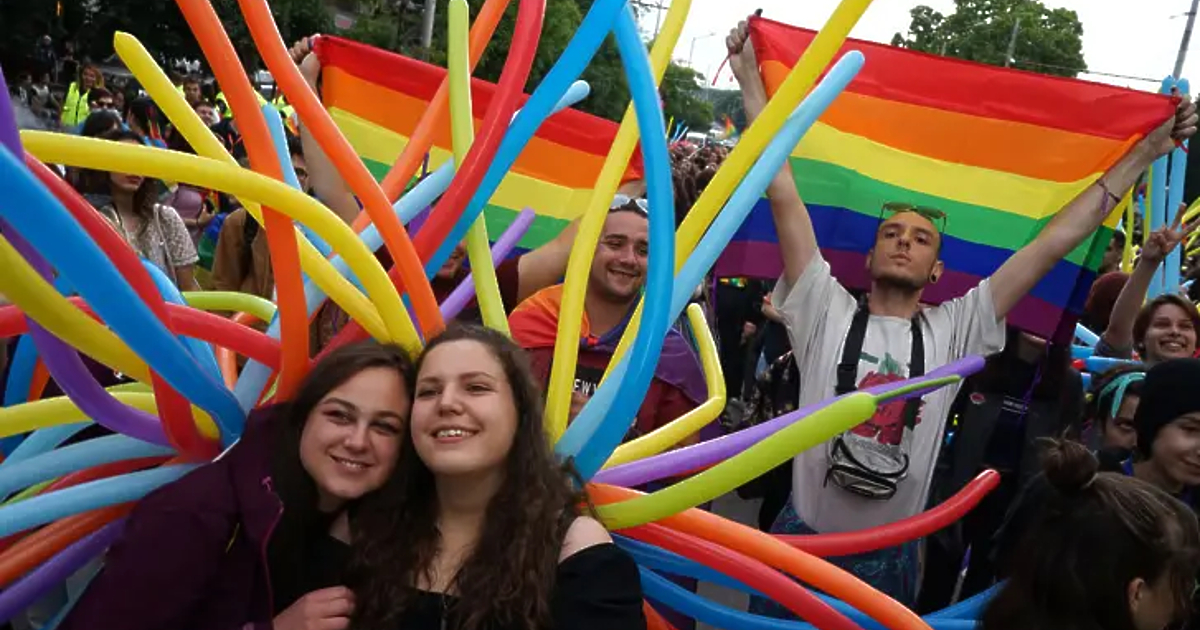 В България има поне 2856 граждани, които живеят на семейни