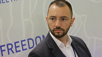 Антон Хекимян бивш дългогодишен журналист в бТВ ще е кандидатът