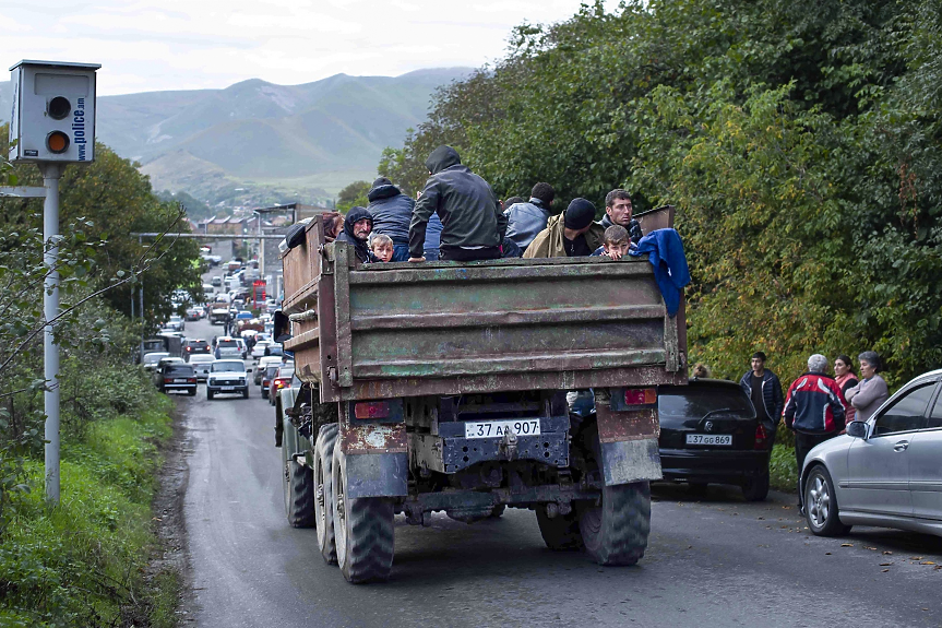 Армения: 28 000 бежанци от Нагорни Карабах досега