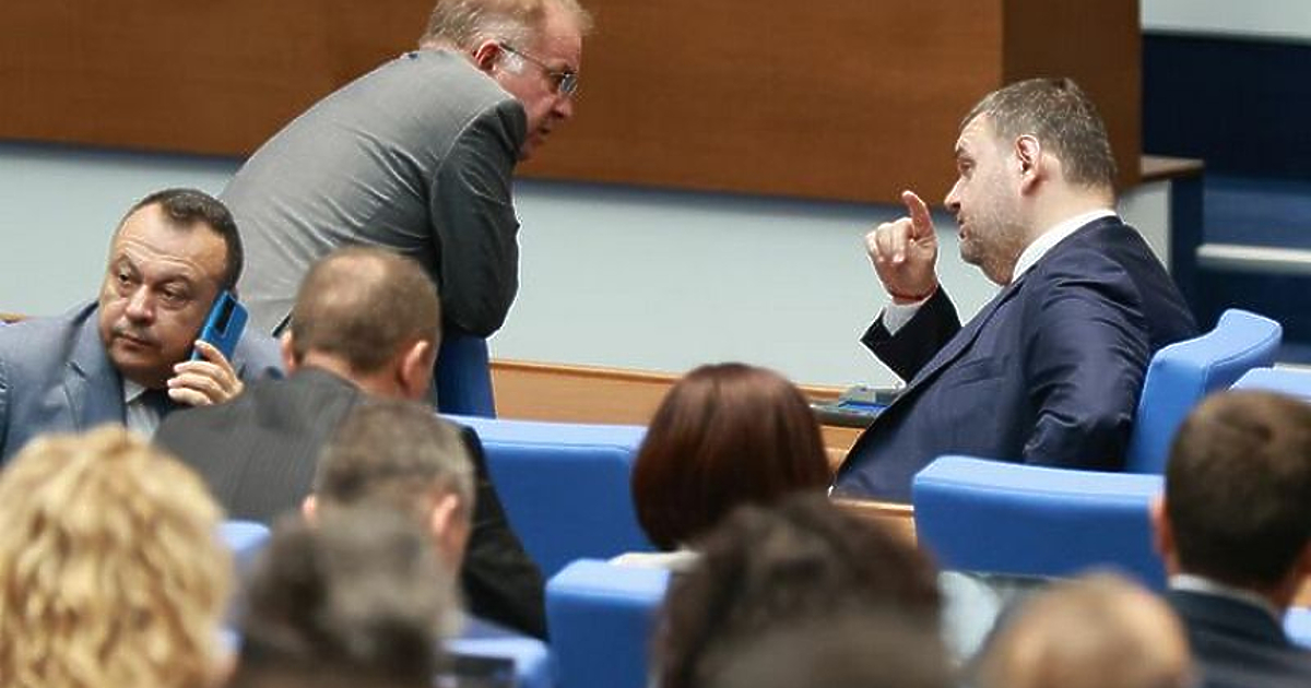 Депутатът от ДПС Делян Пеевски се отказа от намерението си