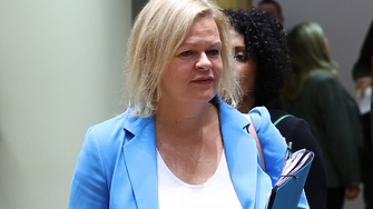 Германия отстъпи и се съгласи в последния момент да подкрепи