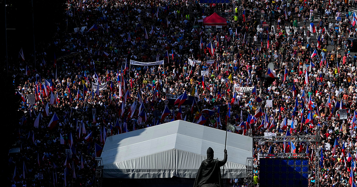 Хиляди поддръжници на проруска опозиционна формация се събраха вчера в