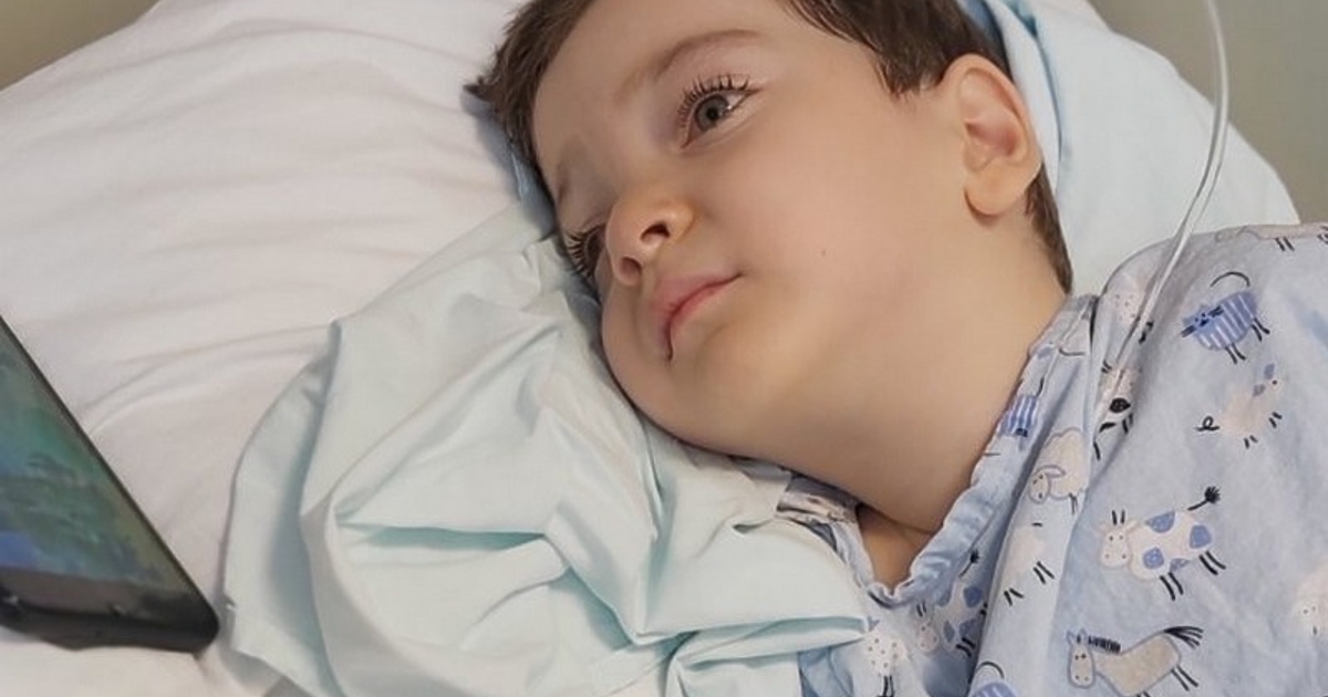 Аз съм Калоян, на 3 г. съм и все още