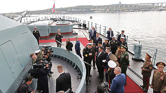 Севернокорейският лидер Ким ЧенУн обсъди с руския министър на отбраната Сергей