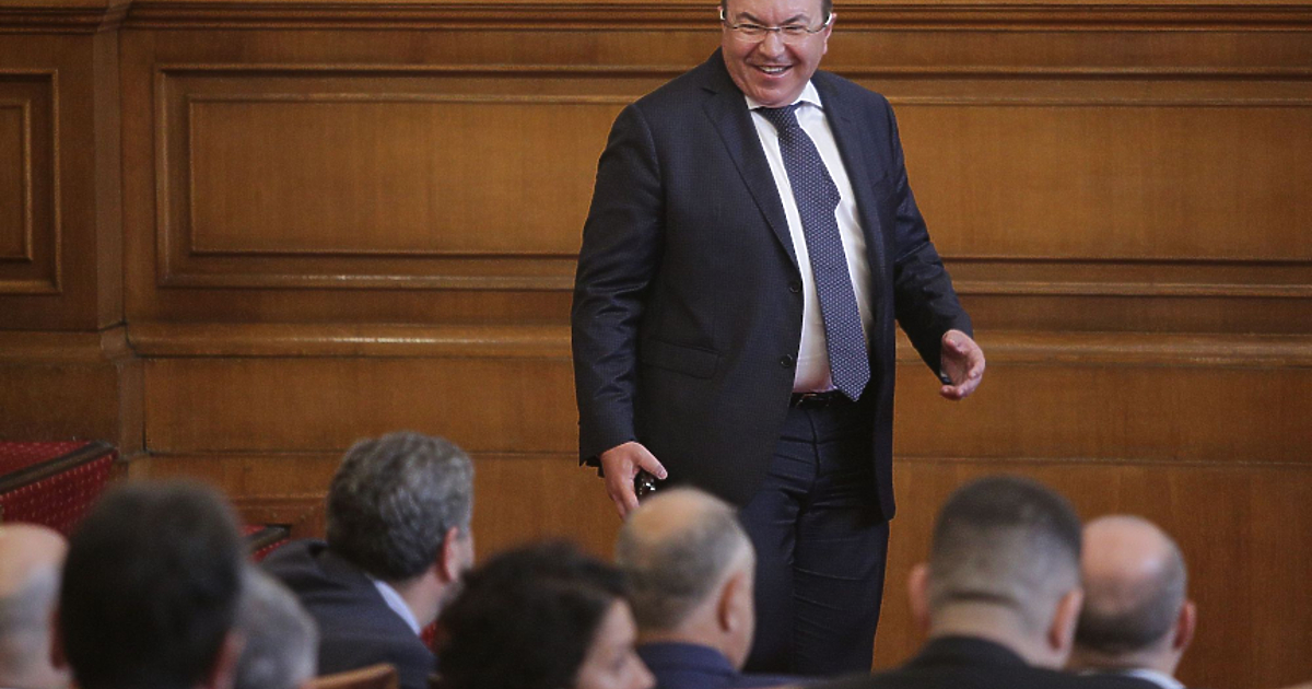 Гражданите да подават сигнали за липсващи лекарства на специален имейл - 49ns_lekarstva@parliament.bg.Това