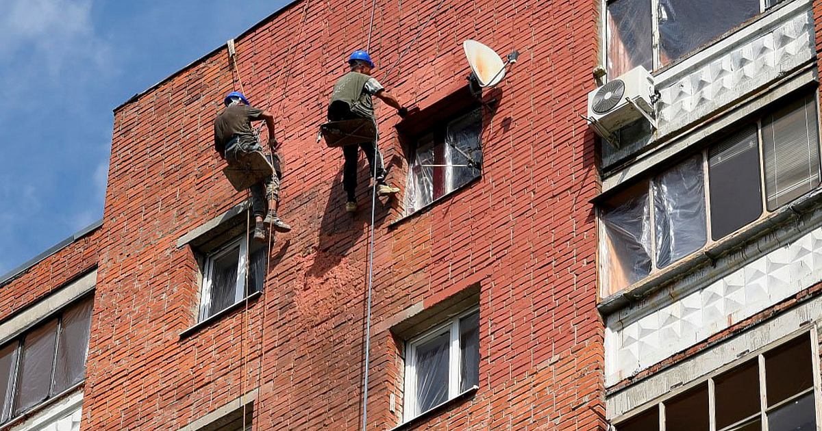 Украински дрон е поразил административна сграда в центъра на град