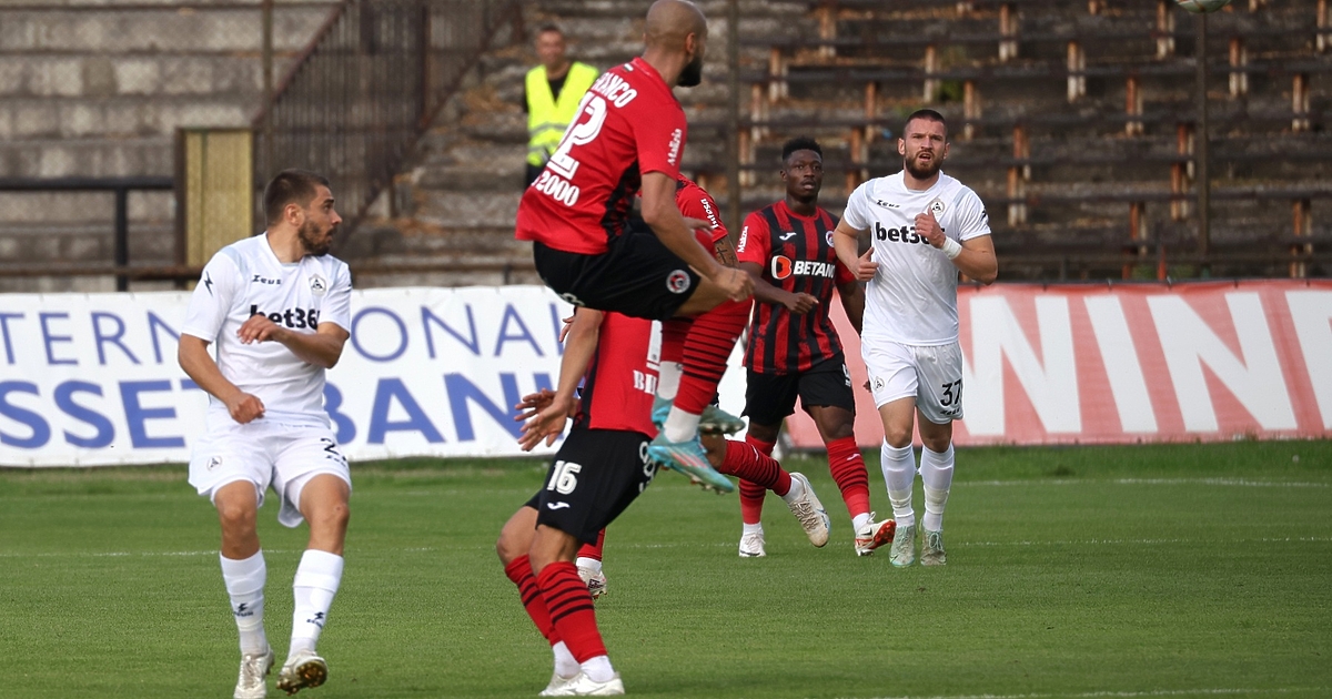 Локомотив София победи Славия с 2:1 в малкото столично дерби