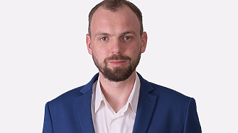 Мустафа Емин е наказан с предупреждение за изключване от Да