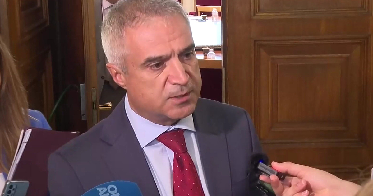 Всеки загубен ден в този маниер по водене на диалога,