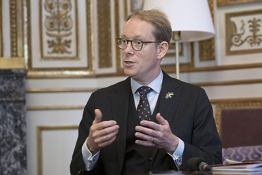 Шведският външен министър си забравя паспорта, не стига до срещата с колегите си в Киев