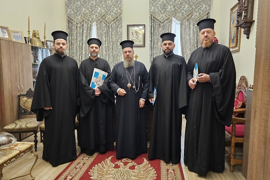 Патриархът отваря Руската църква, праща българи свещеници
