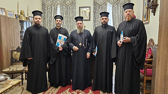 Патриархът отваря Руската църква, праща българи свещеници