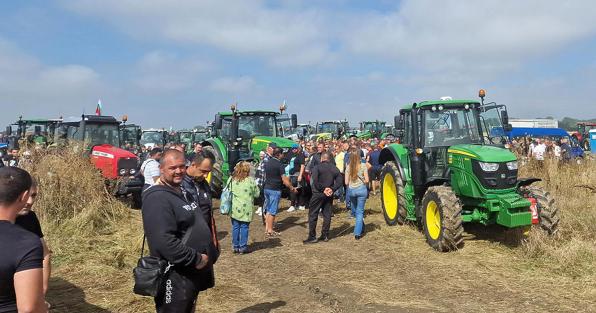 Протестът на земеделските производители приключи преди да успее да се разгърне.