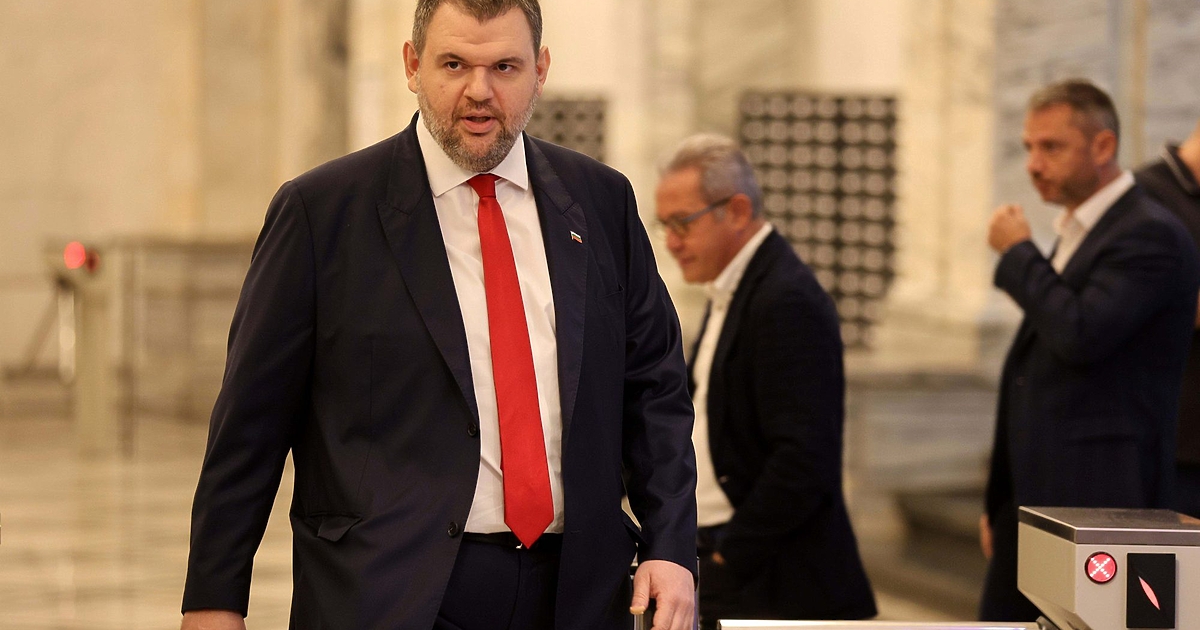 Правителството на ПП-ДБ е притиснато от мексиканска вълна на протести